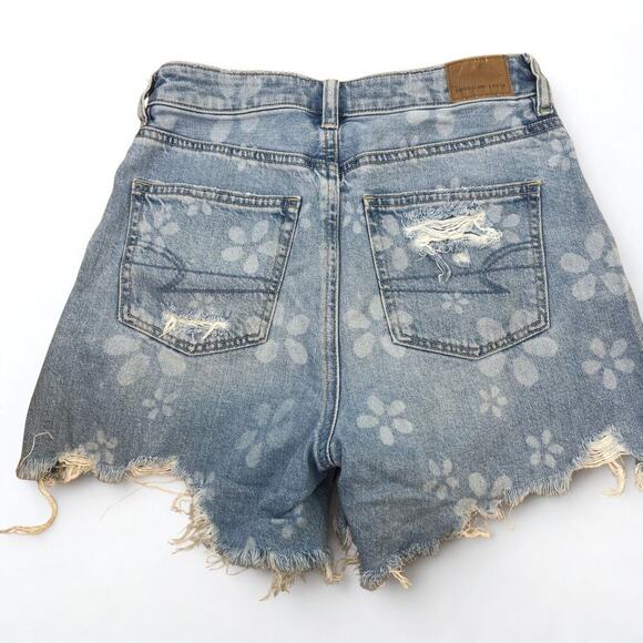 American Eagle Jean Shorts Womens Size 6 Stretch Denim MIDI Raw Hem Light Wash - Picture 2 of 3